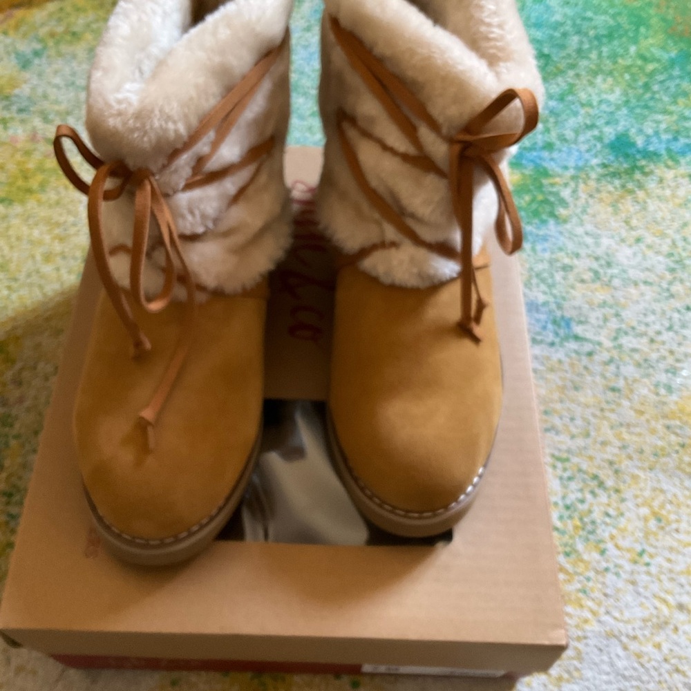 Cozy Tan Fur-Lined Boots
